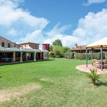 Farmhouse By Lake Trasimeno With Pool Holiday home