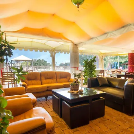 Farmhouse By Lake Trasimeno With Pool