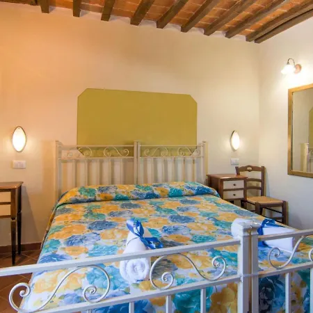 Farmhouse By Lake Trasimeno With Pool Holiday home *